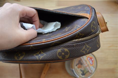 how to clean lv wallet|how to clean louis vuitton canvas.